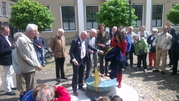 Onthulling zonnewijzer Kampen